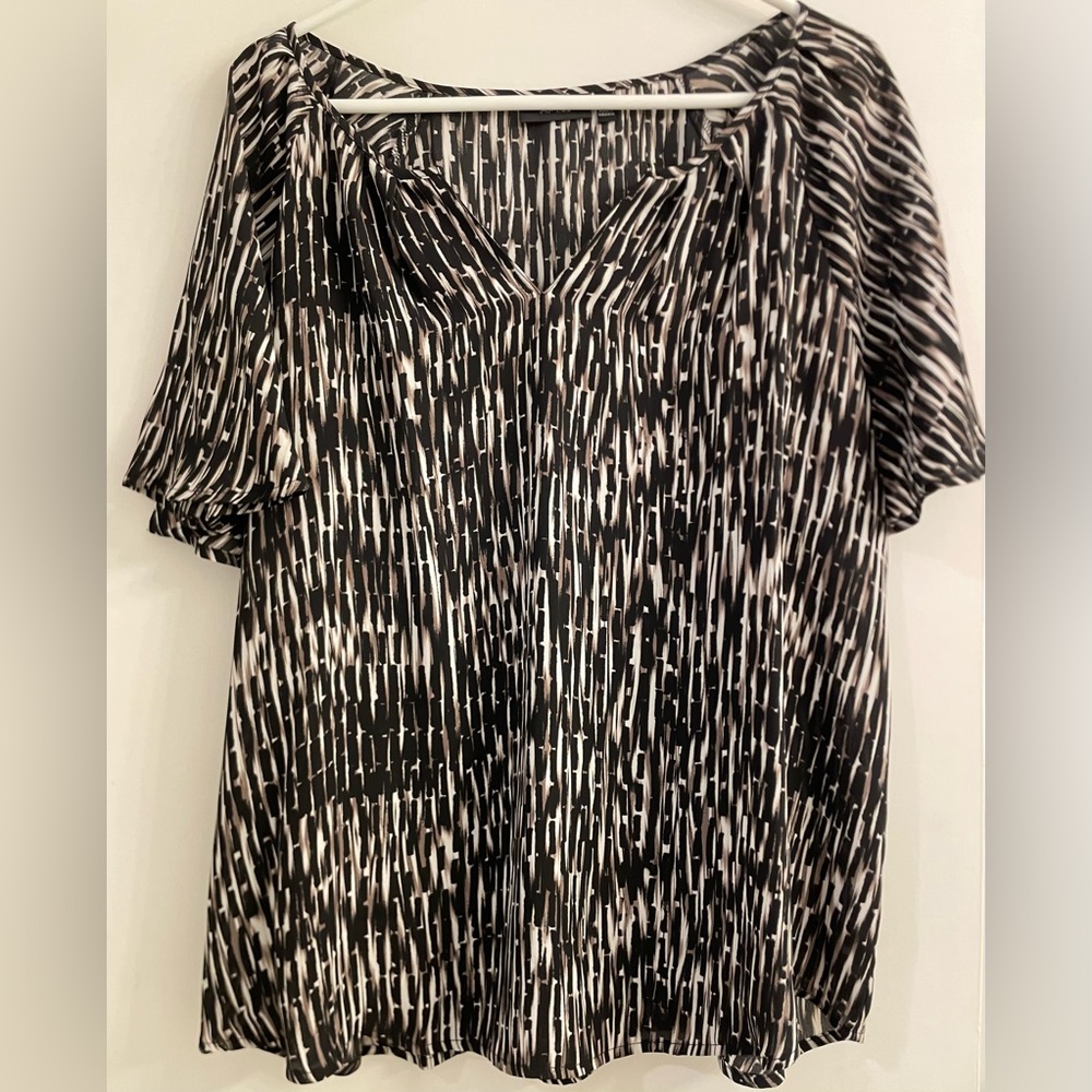 APT. 9 V Necked XL Blouse